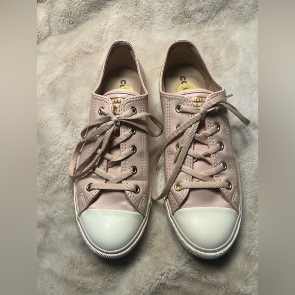 Converse Shoes - Pink Converse Women’s Size 8